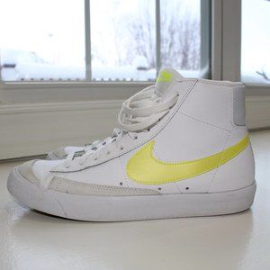 Nike Blazer Mid '77 Sneakers